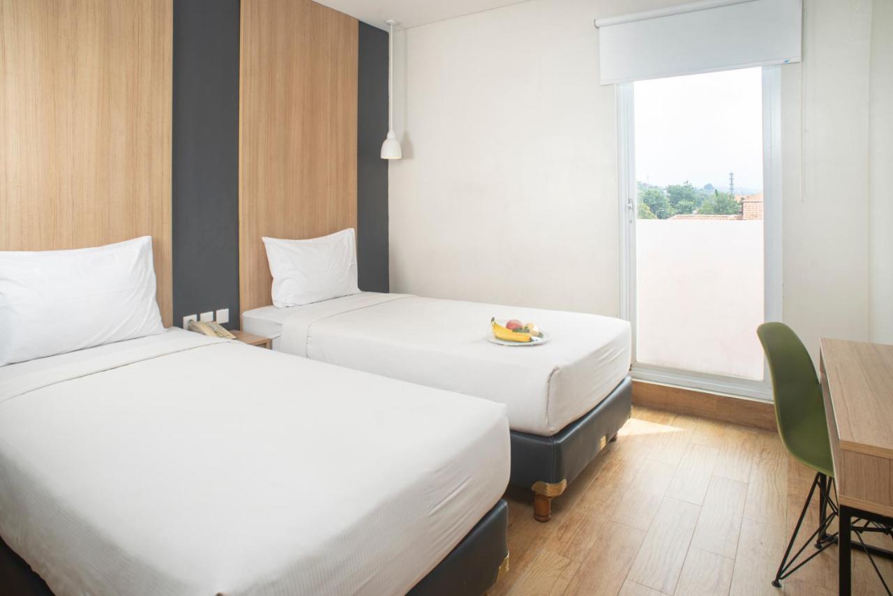 Hotel Citradream Семаранг Экстерьер фото